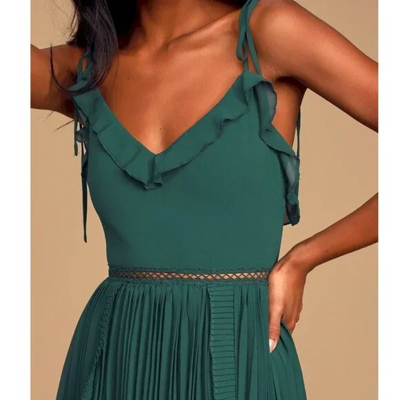 Never a Dull Moment Emerald Green Tie-Strap Pleated Midi Dress Size XXS New NWT - Picture 2 of 11